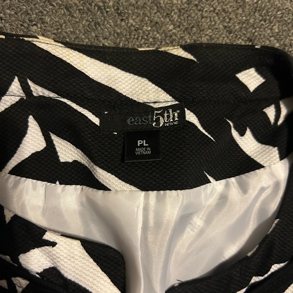 East 5th zebra jacket - Picture 2 of 3